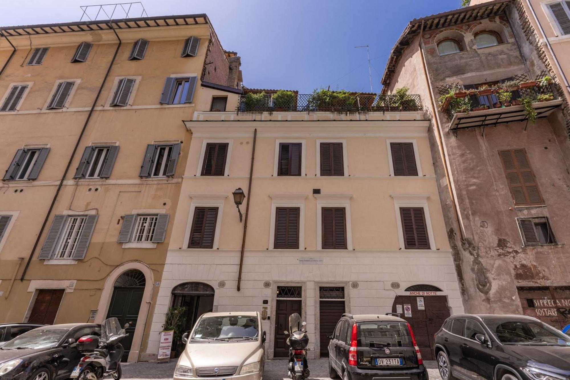 Costaguti 36 Apartment, Rome